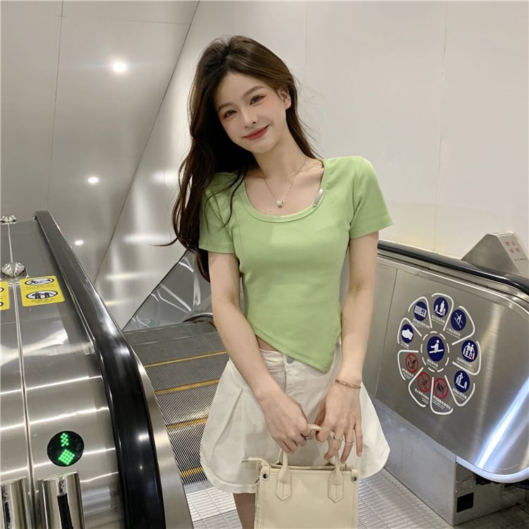 Short-Sleeve Crew Neck Plain Asymmetrical Tee