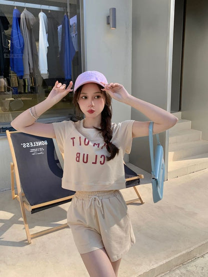 Set: Short-Sleeve Crew Neck Lettering Print T-Shirt + Drawstring Waist Plain Shorts