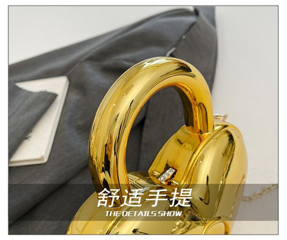 Heart Chain Strap Crossbody Bag