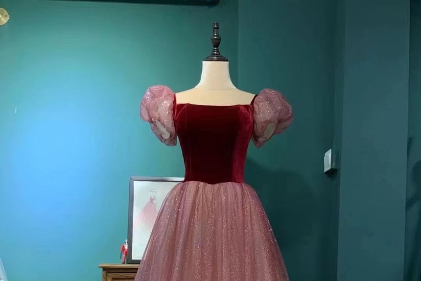 Puff-Sleeve Ball A-Line Sequin Gown