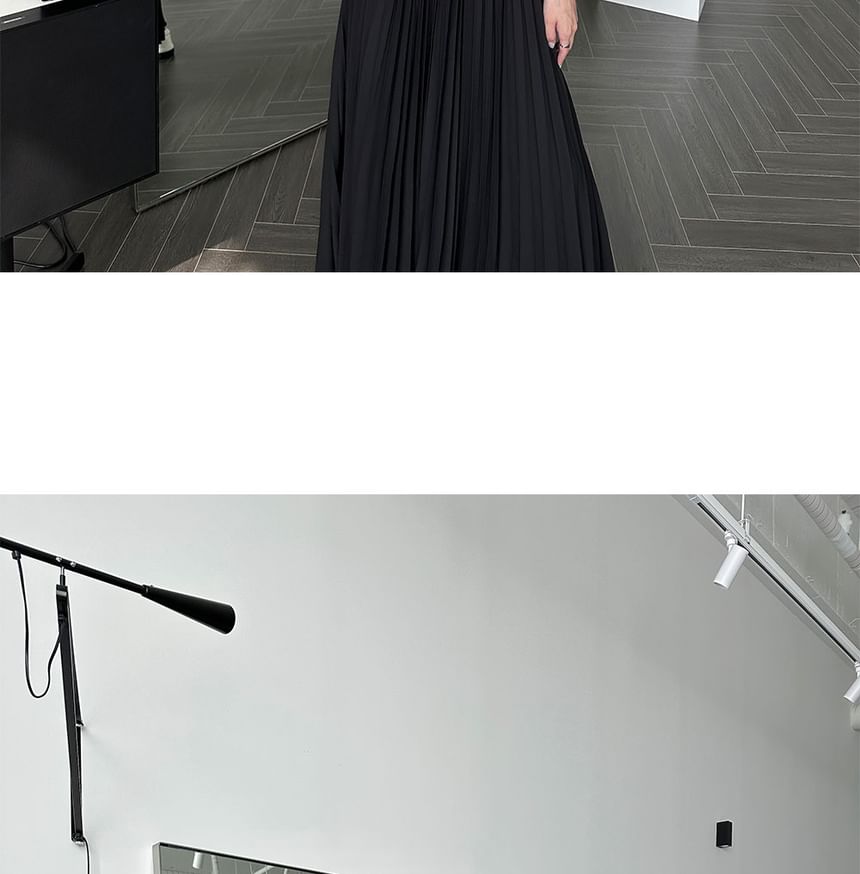 Two-Tone Pleated Maxi A-Line Skirt