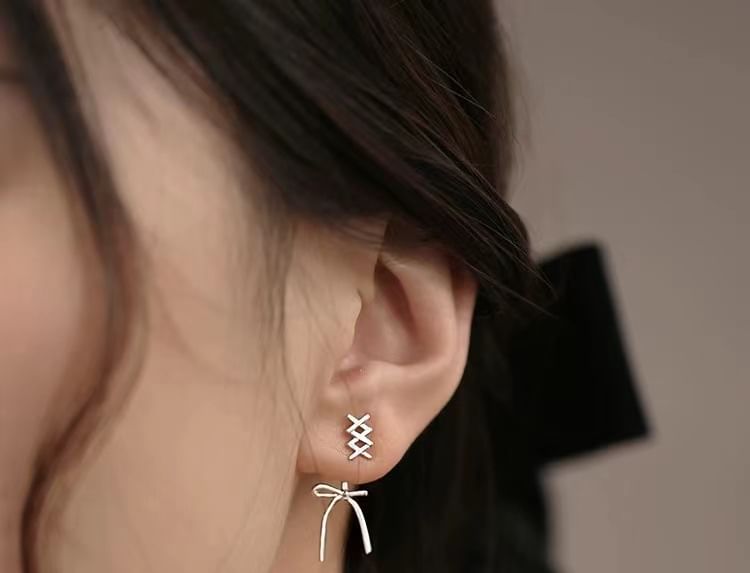 Sterling Silver Ribbon Stud Earring