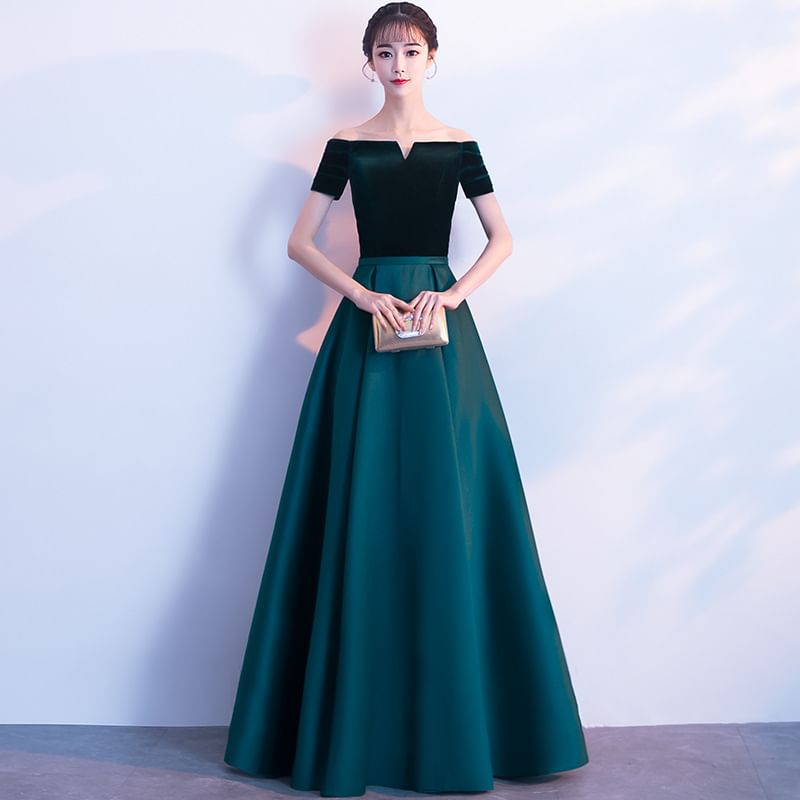 Off-Shoulder Plain Ball A-Line Gown