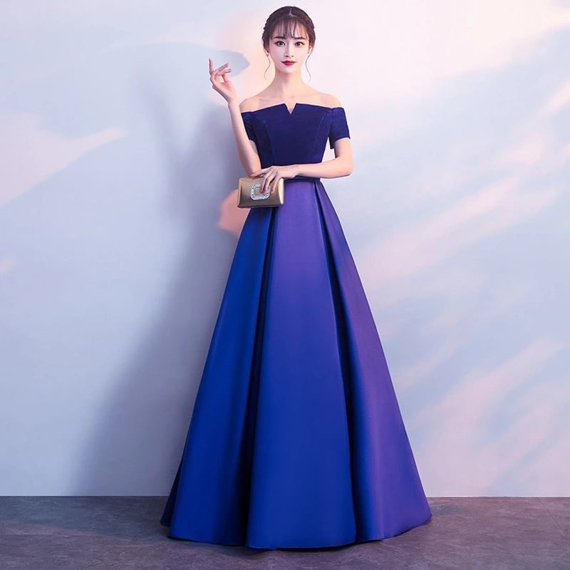 Off-Shoulder Plain Ball A-Line Gown