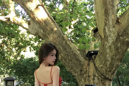 Ärmelloses, figurbetontes Maxikleid mit U-Ausschnitt und Bindeband