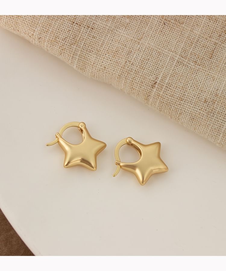 Star Huggie Earring / Clip-On Earring