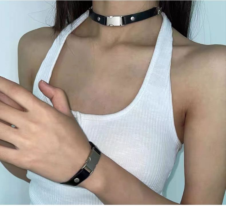 Faux Leather Buckled Choker / Bracelet