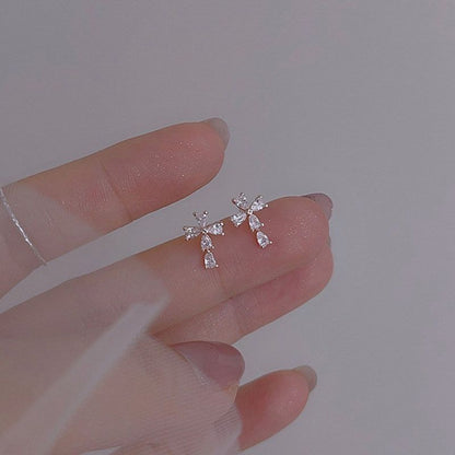 Ohrstecker Kreuz aus 925er Sterlingsilber mit Strasssteinen