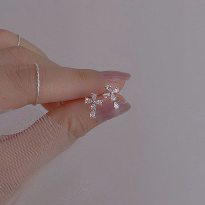 Ohrstecker Kreuz aus 925er Sterlingsilber mit Strasssteinen