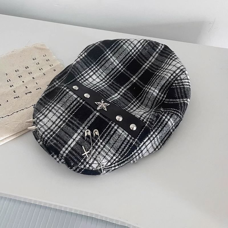 Plaid Pin Accent Newsboy Cap