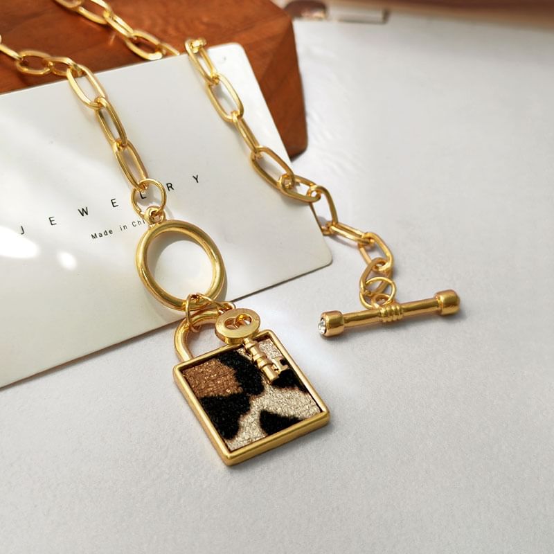 Pendant Chain Necklace