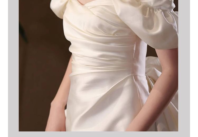 Off-Shoulder Puff-Sleeve Bow Back A-Line Wedding Gown