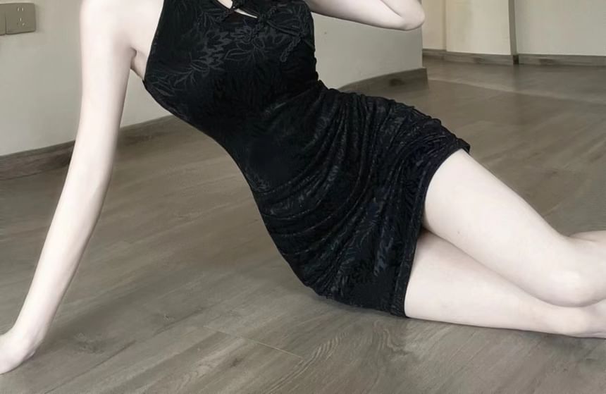 Sleeveless Halter Jacquard Mini Qipao