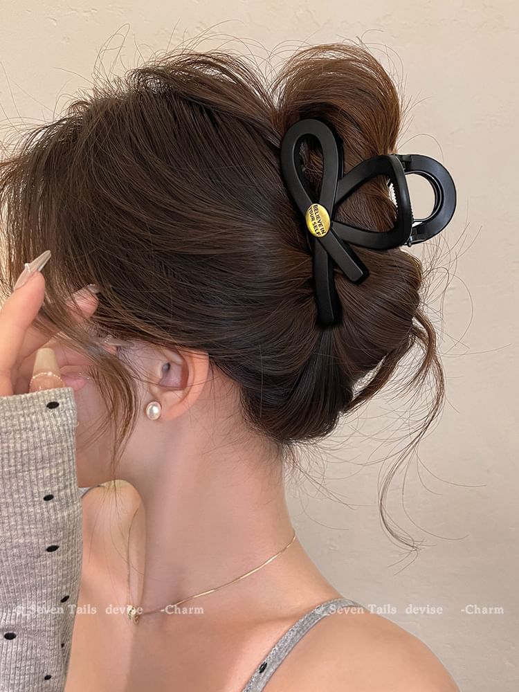 Cutout Hair Claw