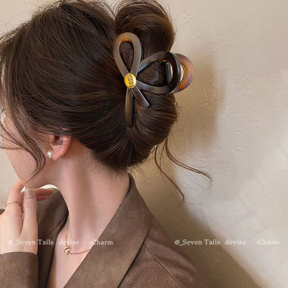Cutout Hair Claw