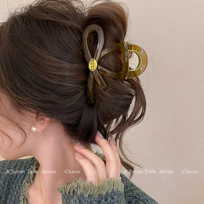 Cutout Hair Claw