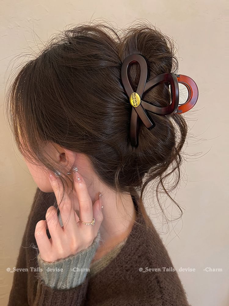 Cutout Hair Claw