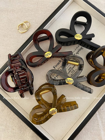 Cutout Hair Claw
