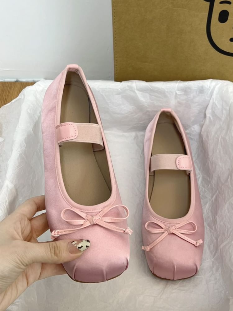 Plain Bow Accent Mary Jane Flats