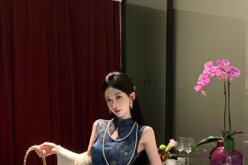 Sleeveless Floral Print Keyhole Maxi Sheath Qipao / Plain Fringe Shawl
