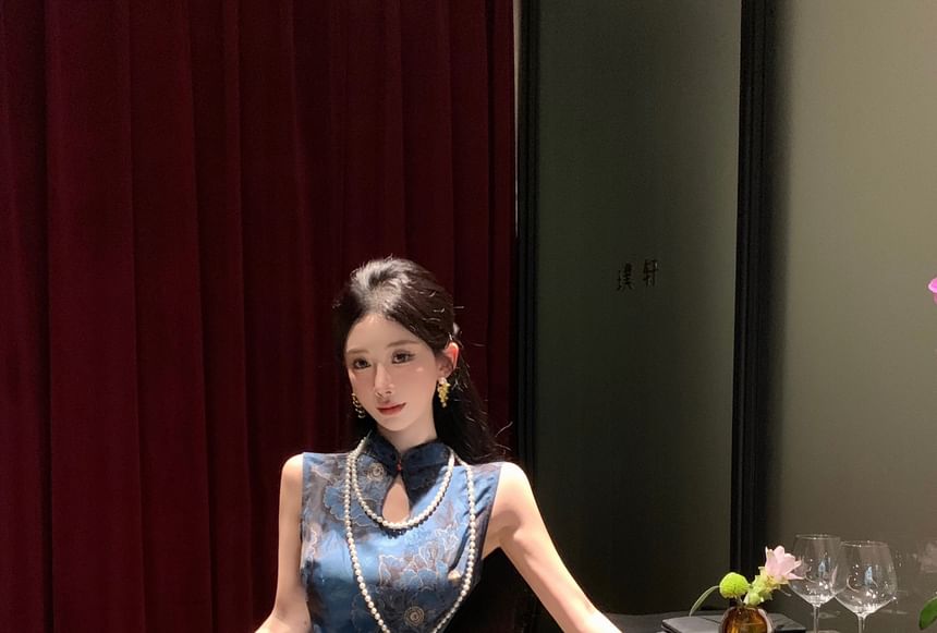 Sleeveless Floral Print Keyhole Maxi Sheath Qipao / Plain Fringe Shawl