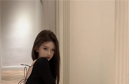 Long-Sleeve Round Neck Plain Open Back Maxi A-Line Dress