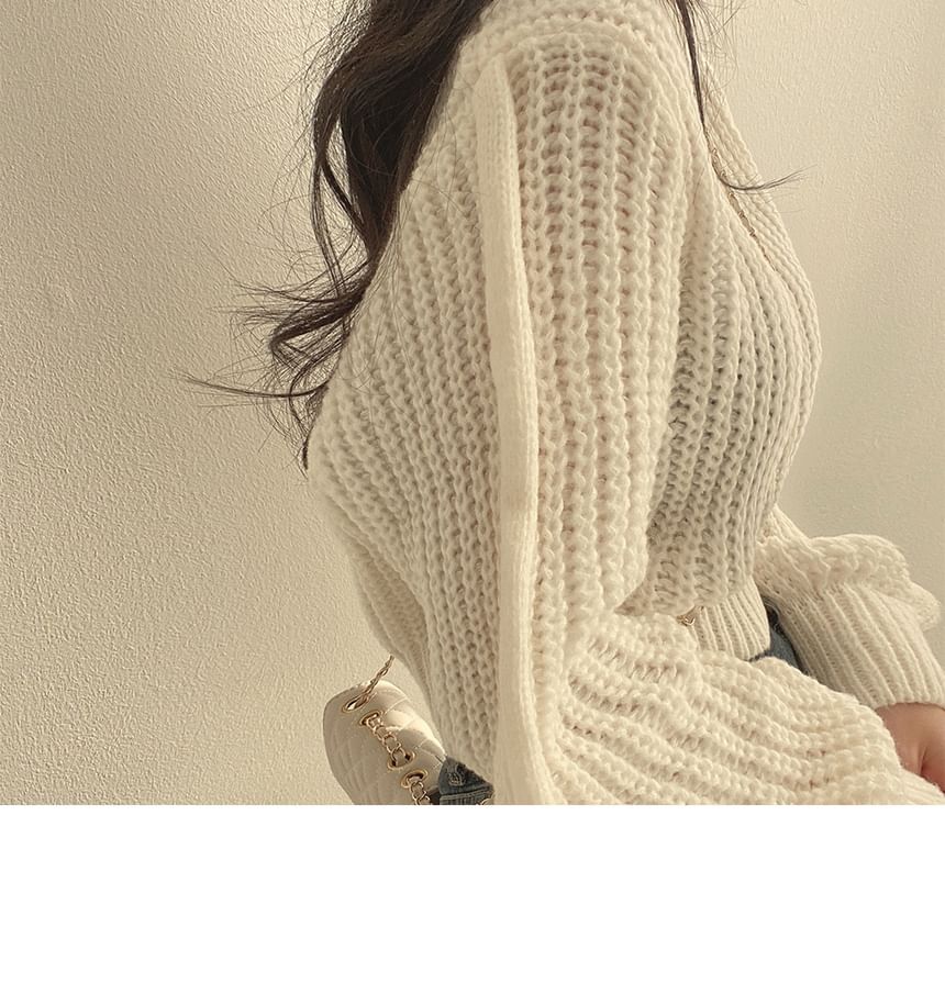 Soft Bubble-Sleeve Cropped Sweater