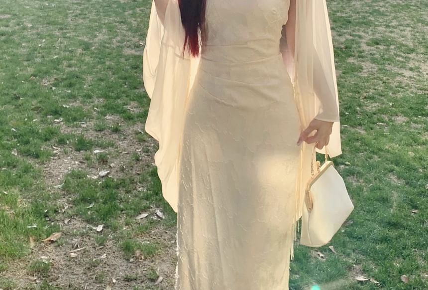 Sleeveless Keyhole Floral Maxi Qipao / Fringe Plain Shawl / Set