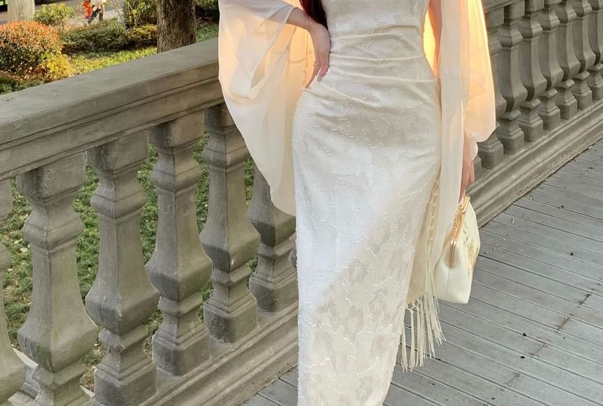 Sleeveless Keyhole Floral Maxi Qipao / Fringe Plain Shawl / Set