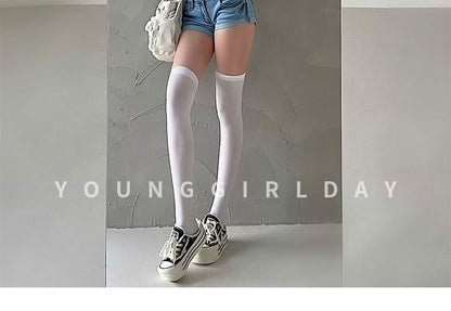 Low Rise Washed Denim Hot Pants