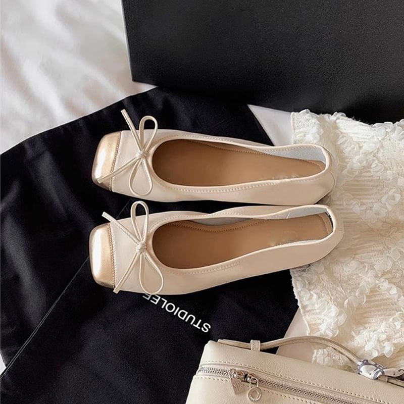 Cap Toe Bow Low Heel Pumps
