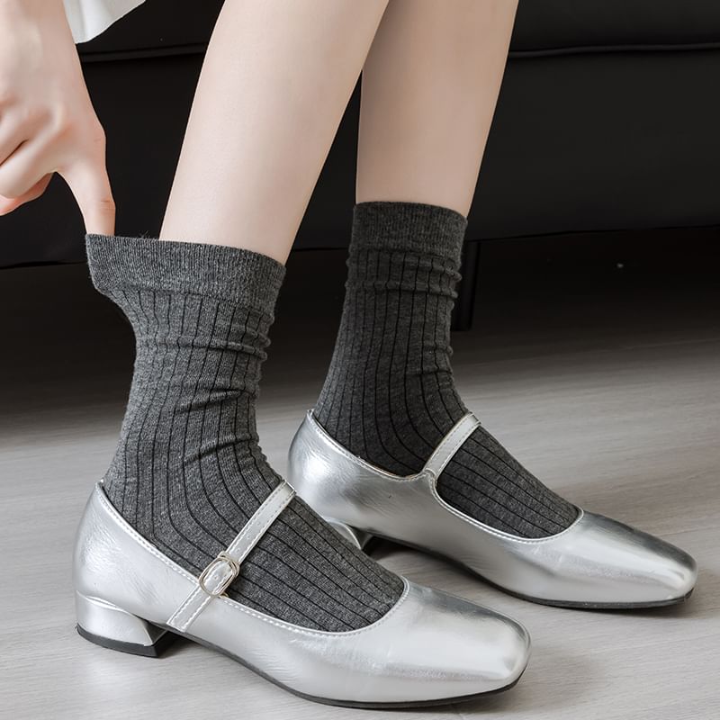 Plain Ribbed Crew Socks