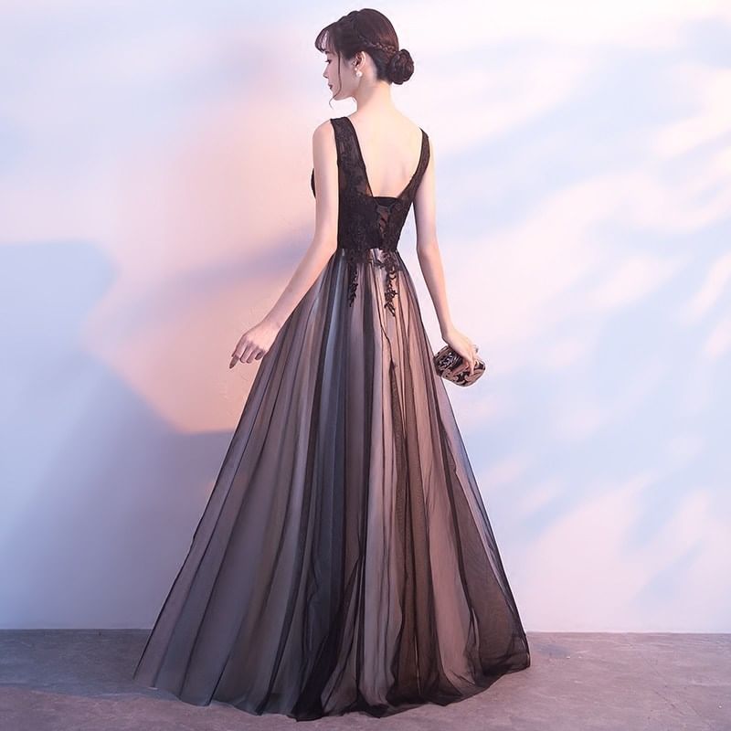 Sleeveless V-Neck Lace A-Line Evening Gown