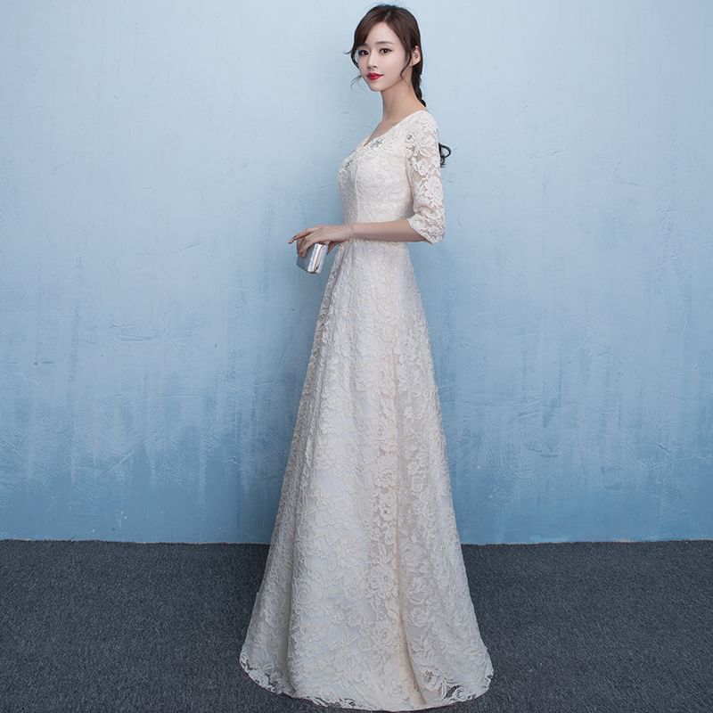 3/4-Sleeve V-Neck Floral Lace A-Line Evening Gown