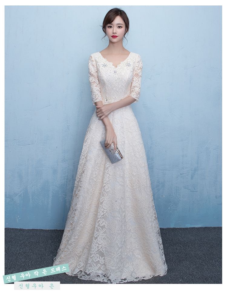3/4-Sleeve V-Neck Floral Lace A-Line Evening Gown