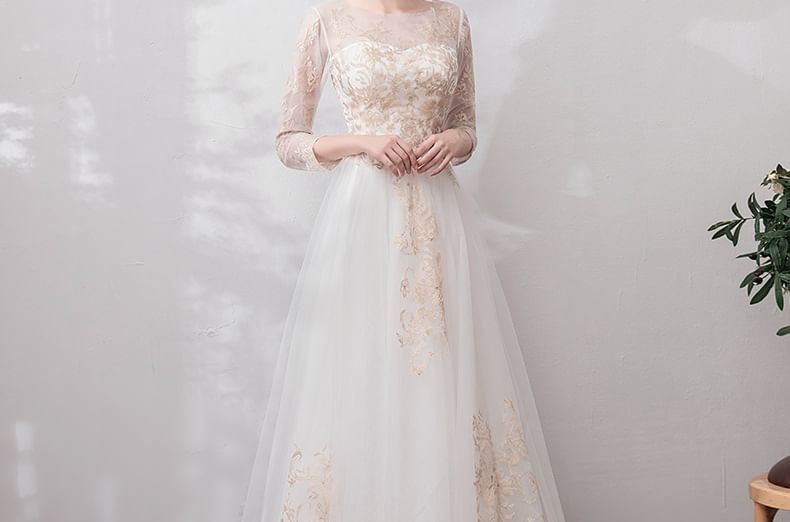 3/4-Sleeve Scoop Neck Mesh A-Line Wedding Gown