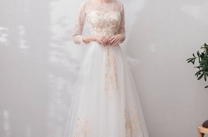3/4-Sleeve Scoop Neck Mesh A-Line Wedding Gown
