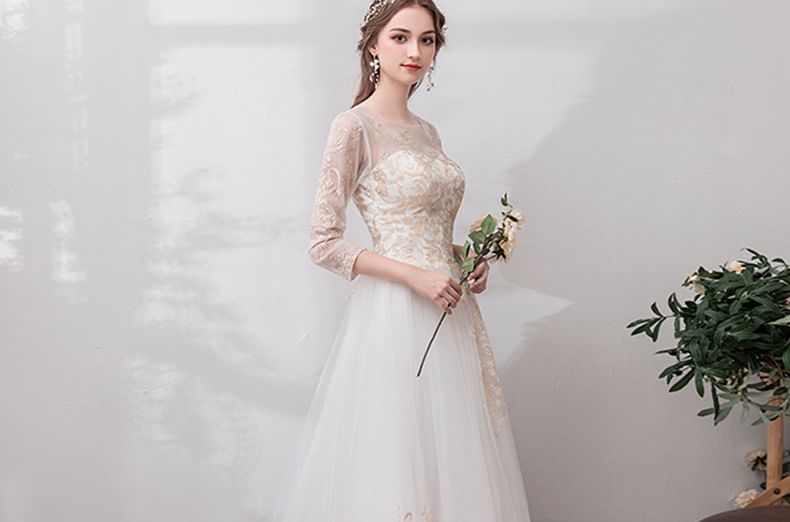 3/4-Sleeve Scoop Neck Mesh A-Line Wedding Gown