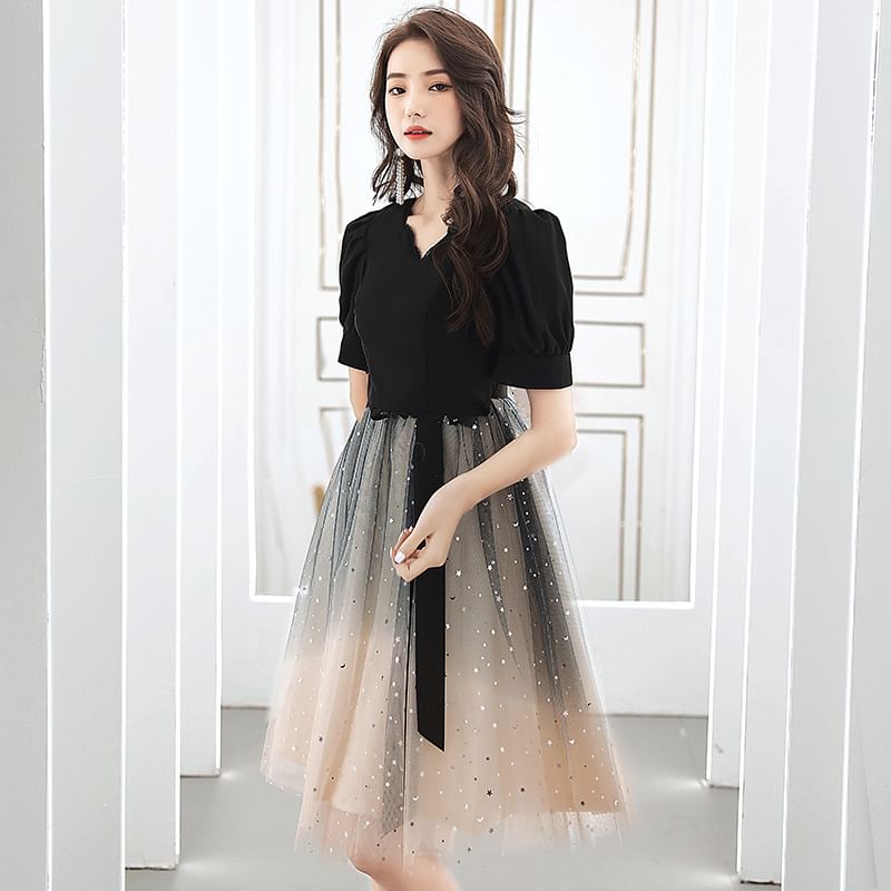 Short-Sleeve V-Neck Gradient Mesh A-Line Cocktail Dress