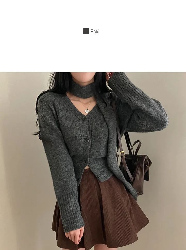 Long Sleeve V-Neck Crop Cardigan with Choker