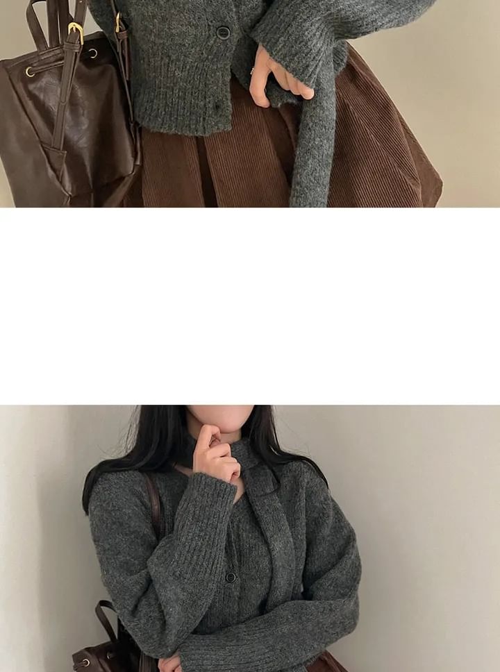 Long Sleeve V-Neck Crop Cardigan with Choker