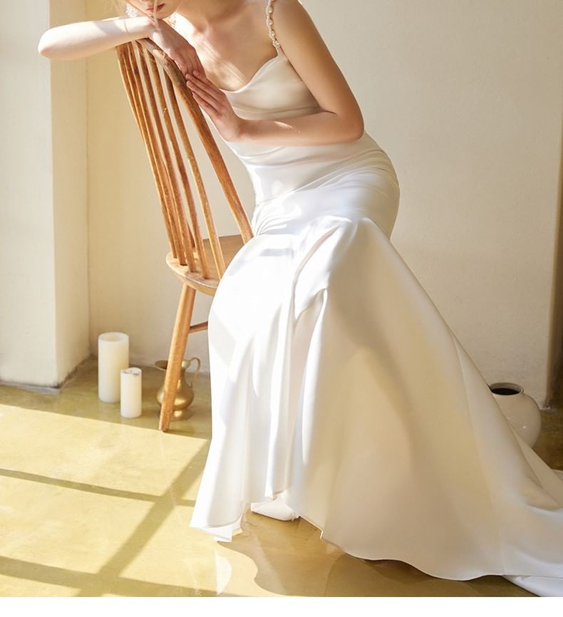 Faux Pearl Strap V-Neck Plain Trained Satin Trumpet Wedding Gown