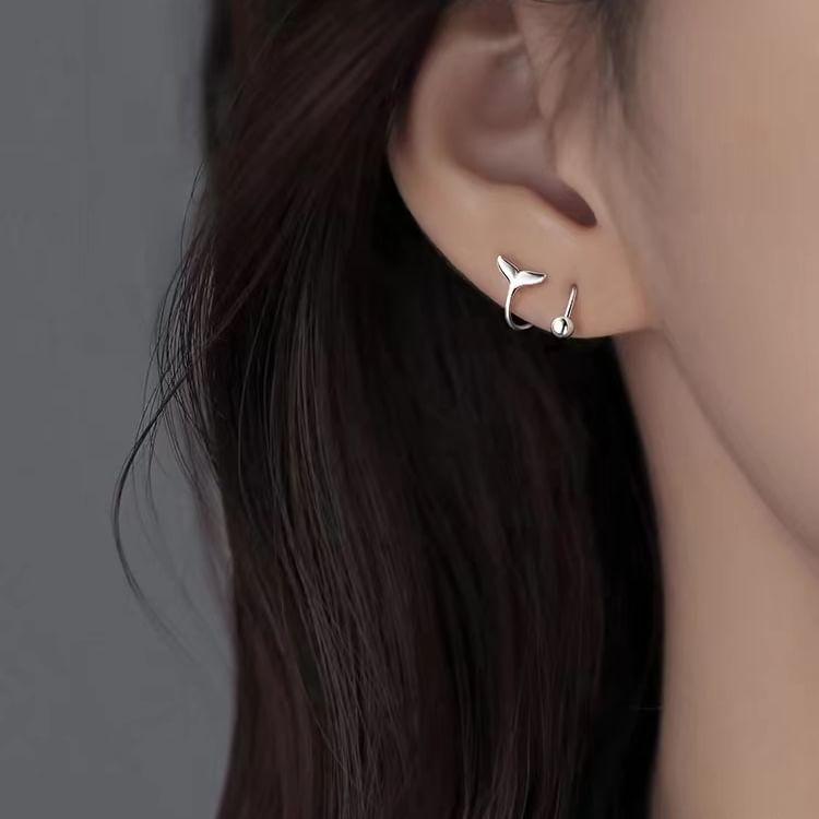 925 Sterling Silver Fish Tail Hoop Earring