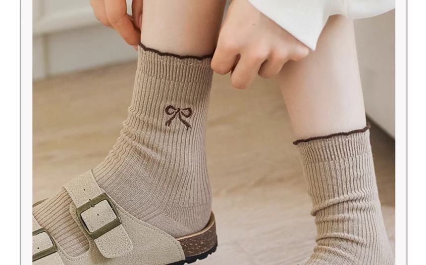 Bow Embroidered Ribbed Short Socks Set