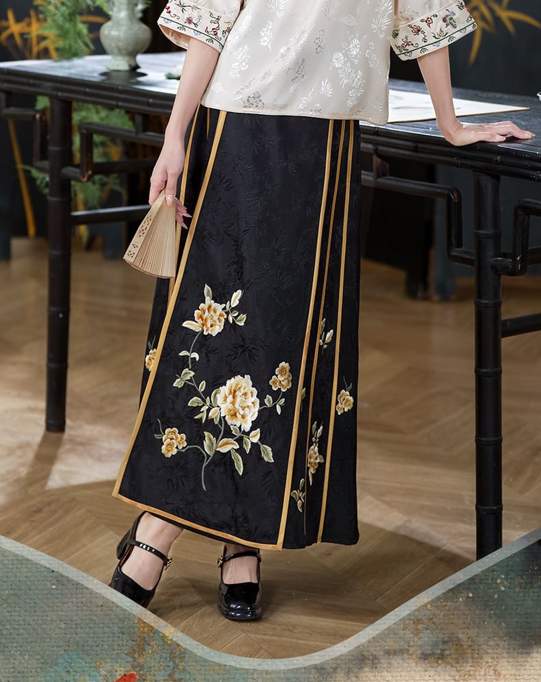 Traditional Chinese 3/4-Sleeve Crew Neck Floral Embroidered Jacquard Frog Buttoned Blouse / High Rise Contrast Trim Maxi A-Line Skirt / Set