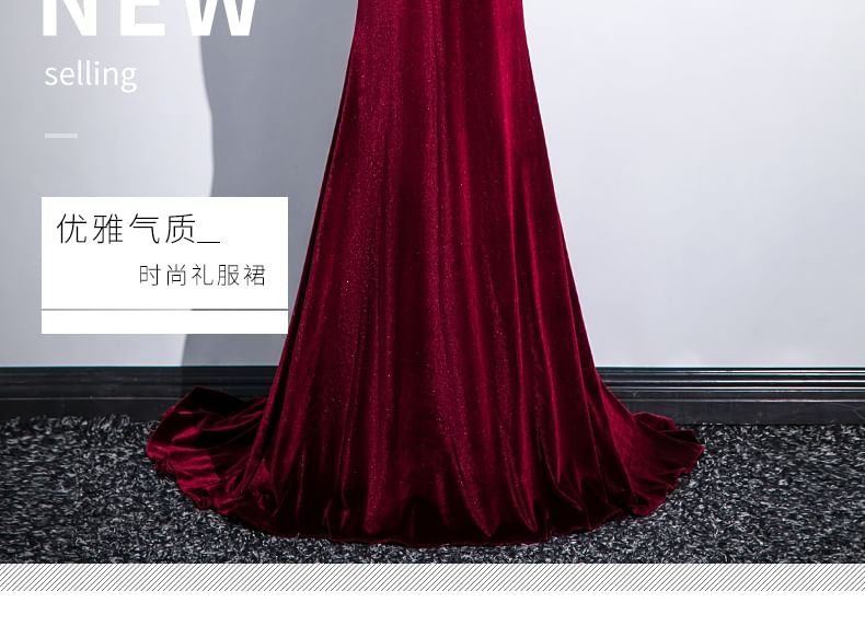 Short-Sleeve Sweetheart Neckline Trained Velvet Sheath Evening Gown