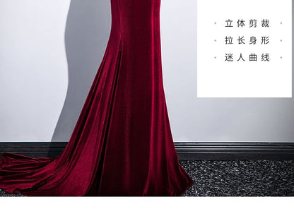 Short-Sleeve Evening Trained Neckline Sheath Velvet Sweetheart Gown