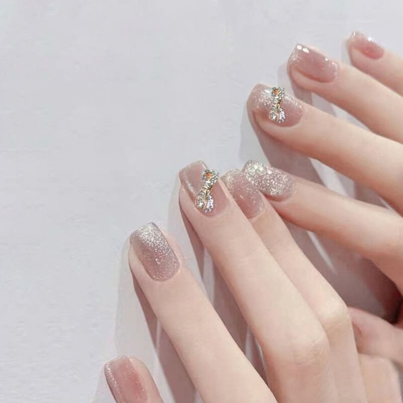 Rhinestone Cat Eye Press On Nail