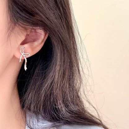 Sterling Silver Ribbon Stud Earring