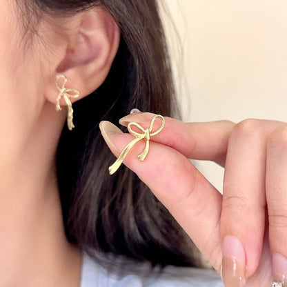 Sterling Silver Ribbon Stud Earring